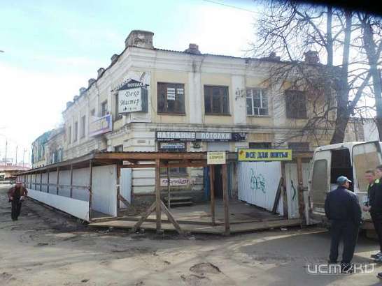 Представитель собственника прокомментировал появление экскаватора у Гостиной, 1