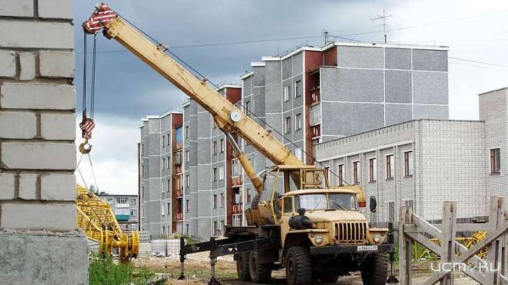 Покупаем новый автокран: основные критерии выбора