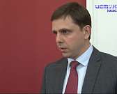 Орловчан просят захватить зонтики на акцию «Бессмертный полк», а клумба стала временной парковкой для «жигулей». Новости за 90 секунд