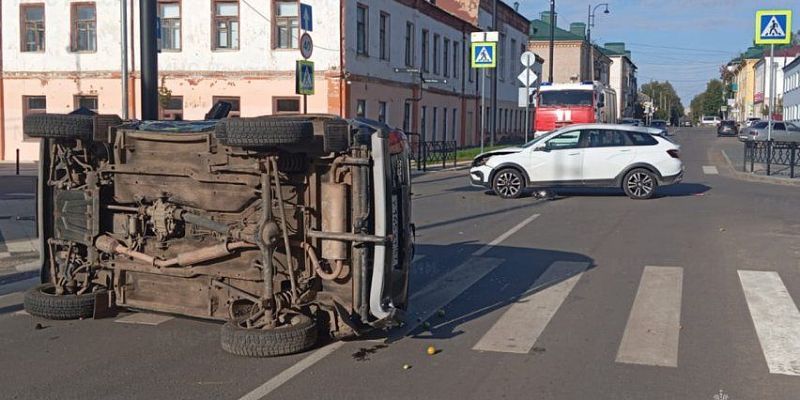 автомобильная авария Во Мценске столкнулись два автомобиля. Есть пострадавшие