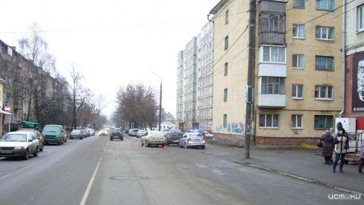 В Орле 10-летний мальчик попал под машину, переходя дорогу в неположенном месте