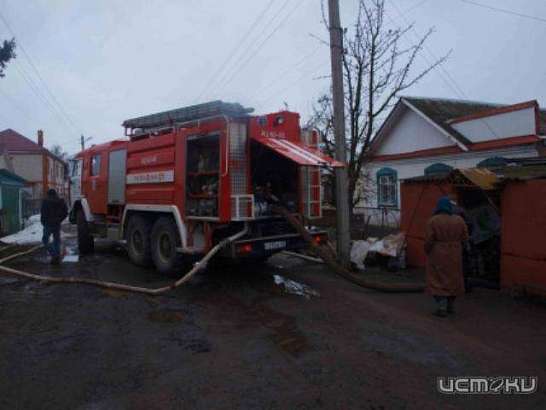 Спасатели уже второй день помогают жителям поселка Знаменка справиться с подтоплением домов