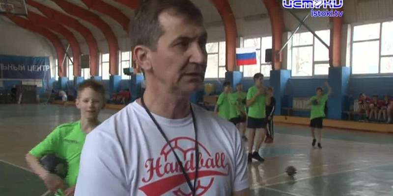 За медали боролись и мальчики, и девочки. В Орле прошло Первенство города по гандболу. Кто вошел в тройку лучших?