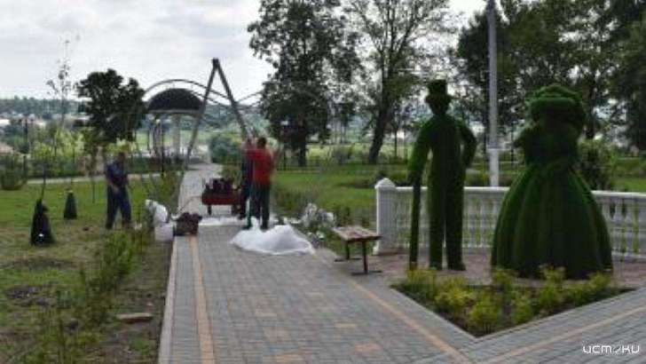 Ко Дню города в Ливнах открыли аллею Влюбленных