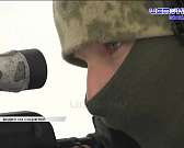 У ДС "Динамо" пешеходам опасно ходить - на голову могут упасть ледяные глыбы, «Газстройкомплект» год ремонтировал кровлю дома №17 по ул. 7 Ноября, а н...