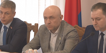 В рамках тех лимитов, что доведены до "Спецавтобазы", она удовлетворительно убирает город от снега 