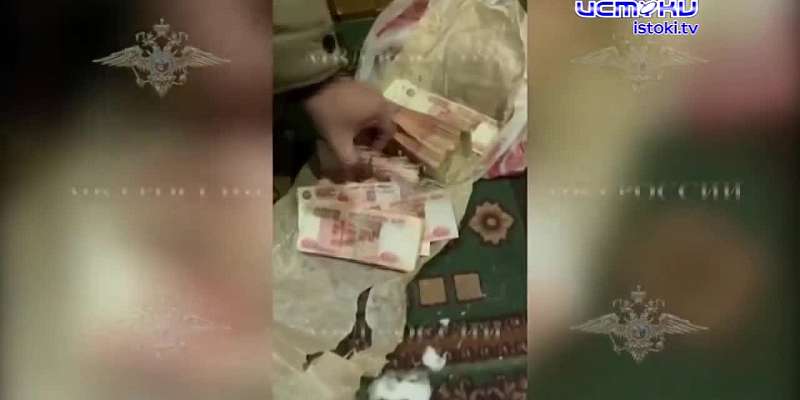 Копались в московском мусоре и нашли пакет с фальшивками, но не растерялись и стали ими сорить направо и налево. Но кутеж был недолгий. Чем закончился...