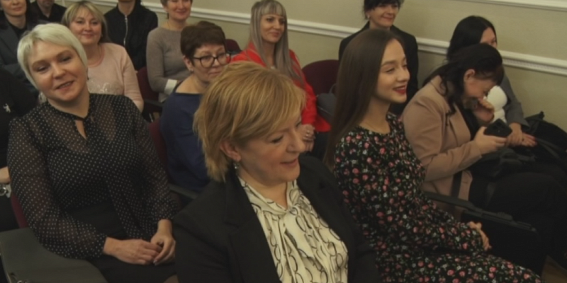 Областные депутаты наградили орловских создателей медиапейзажей Областные депутаты наградили орловских создателей медиапейзажей