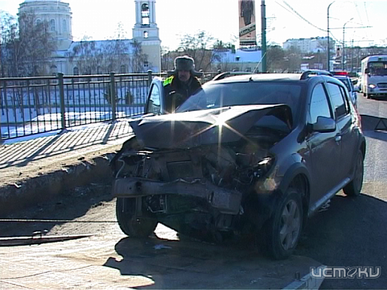 Новости за 90 секунд: более 20 тысяч жителей региона остались без тепла, в школу можно не ходить и авто в центре города едва не улетело в реку