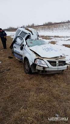 Глазами очевидцев: под Нарышкино легковое такси столкнулось с грузовиком