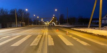 Под Орлом автомобиль на «зебре» сбил молодого человека Под Орлом автомобиль на «зебре» сбил молодого человека