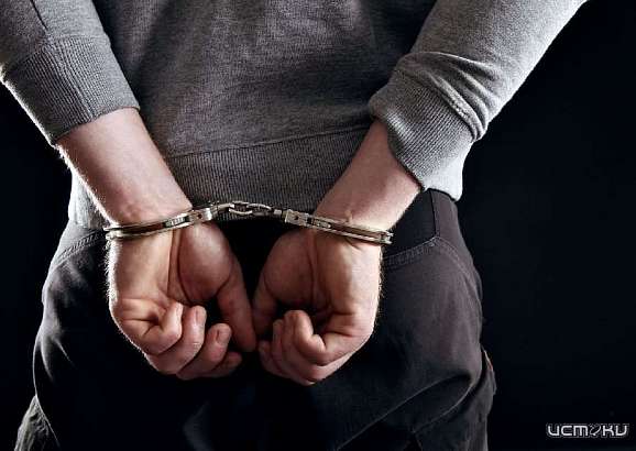 В Орле буйный посетитель бара устроил скандал на улице и оказался в полиции