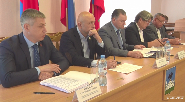 Пять депутатов городского совета Орла перешли в областной парламент