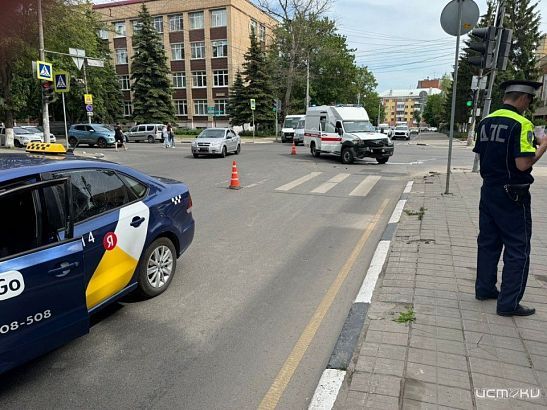 Выехал на запрещающий сигнал: в Орле автомобиль «скорой помощи» попал в ДТП