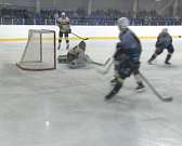 Орловские хоккеисты с разгромным счётом уступили столичному "Фениксу"