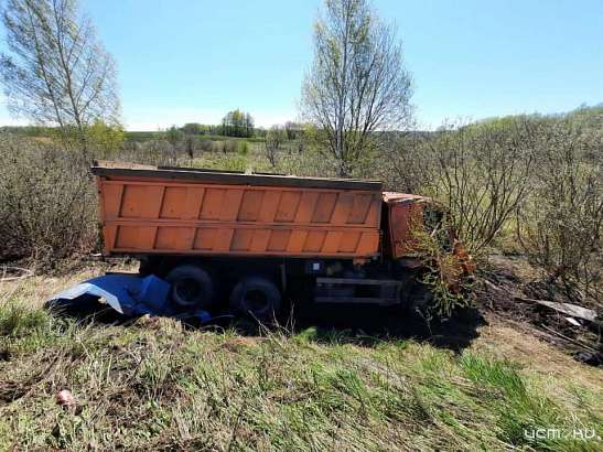 В Залегощенском районе опрокинулся Камаз. Водитель в больнице