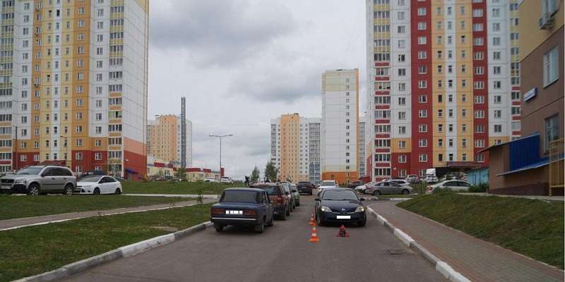 В Болховском микрорайоне водитель «Ниссана» сбил 10-летнюю девочку