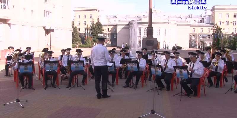 Песни военных лет на бульваре Победы: в Орле выступил под открытым небом оркестр Академии ФСО