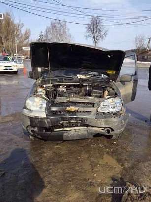 На перекрестке Болховского шоссе не разъехались Лада и Нива