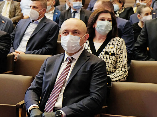 Парахин – середняк рейтинга «Медиалогии», а Новиков – один из аутсайдеров 