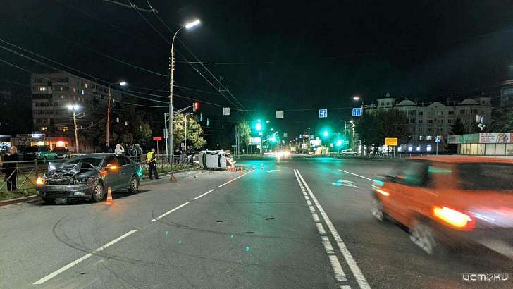 В Орле перестроение «Гранты» из ряда в ряд обернулось опрокидыванием 