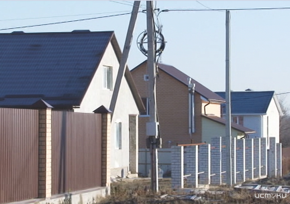 Жителям поселка Субурбия Орловского МО пообещали установить приборы для контроля качества подачи электричества