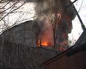 При пожаре на складе макулатуры никто не пострадал. Фоторепортаж и видео