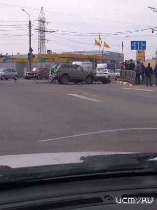 В Орле не смогли разъехатся «Нива» и «Фура»