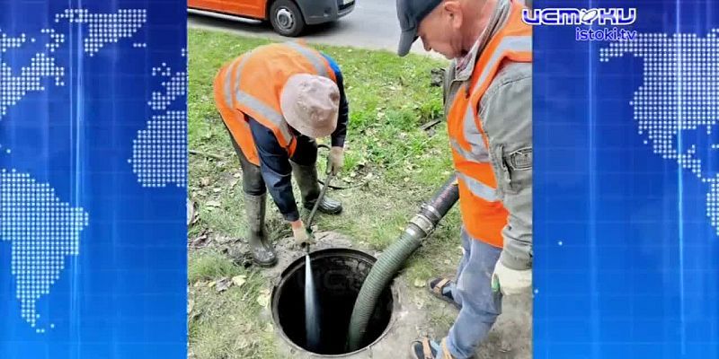 Недавно специалисты МБУ «Спецавтобаза» очистили ливневый колодец в районе дома №65 на улице Планерной