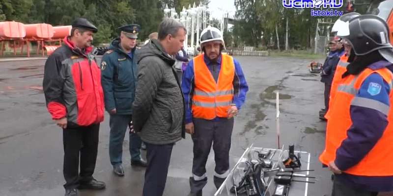 Орловские службы экстренного реагирования показали насколько быстро и слаженно готовы действовать в различных чрезвычайных ситуациях в осенне-зимний п...