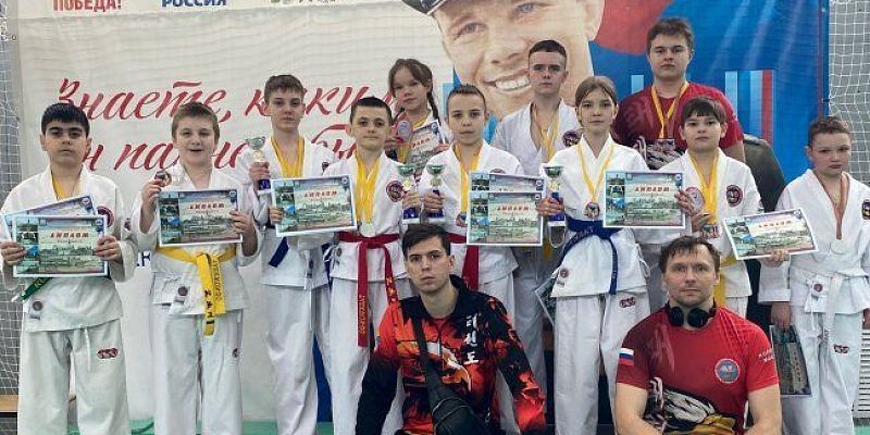 Орловские тхэквондисты завоевали россыпь наград в Рославле 