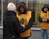 Партия "Справедливая Россия" преподнесла орловчанкам приятный сюрприз