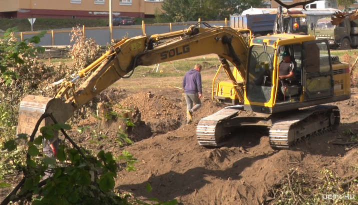 Строительство еще двух самых больших школ региона пробуксовывает