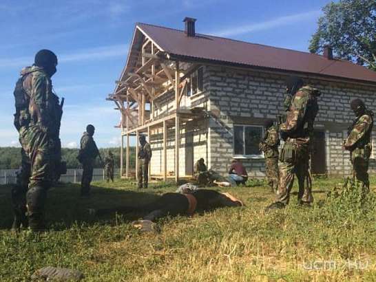 В Орловском районе полицейские обезвредили преступную группу