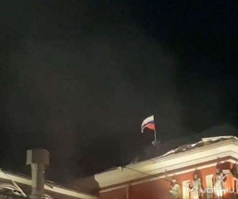 В Курске на здание вокзала упал беспилотник