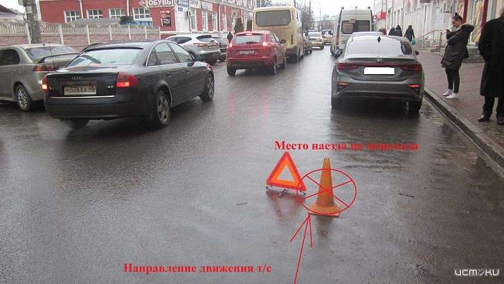 Возле центрального рынка Орла машина сбила мужчину, стоявшего на дороге