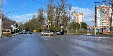 авария в Орле В Орле на перекрестке столкнулись две иномарки