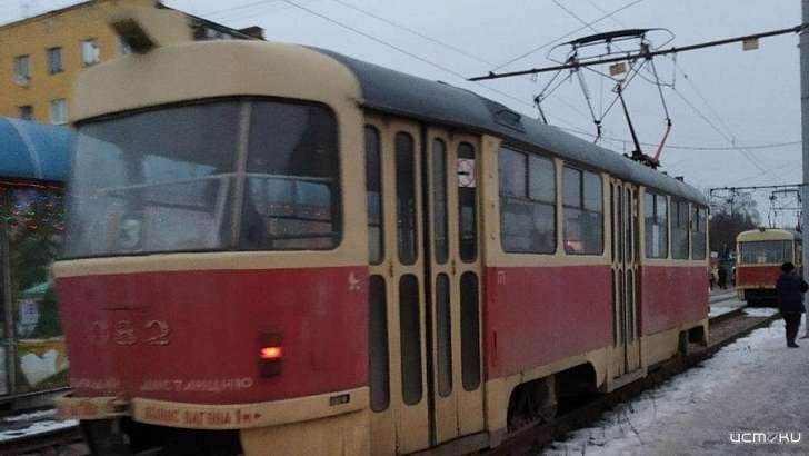 В Орле образовался трамвайный затор из-за пассажиров, не подававших признаков жизни В Орле образовался трамвайный затор из-за пассажиров, не подававших признаков жизни