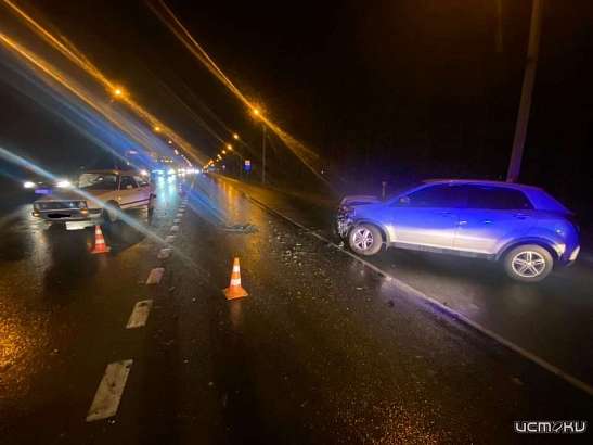 На орловской трассе не разъехались две иномарки. Пострадала женщина