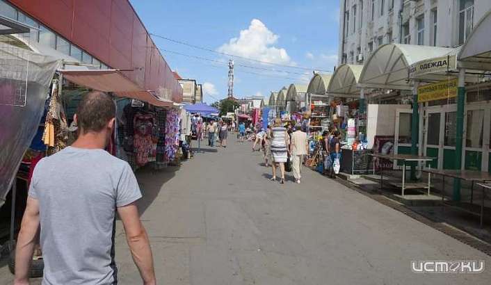 На центральном рынке Орла горели палатки На центральном рынке Орла горели палатки