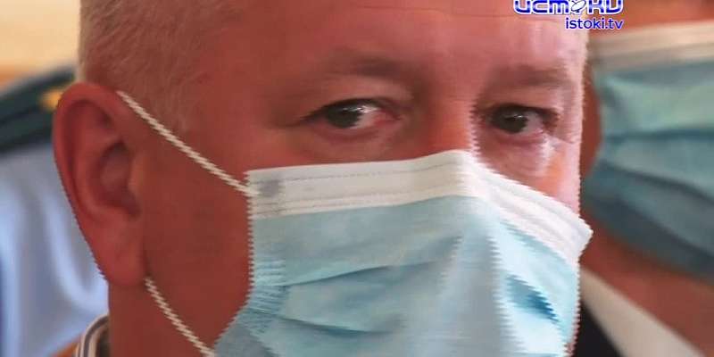 Под апплодисменты дольщиков. После совещания из прокуратуры директор "Унистроя" вышел в сопровождении бойцов СОБРа. Его компания еще в 2019 году должн...