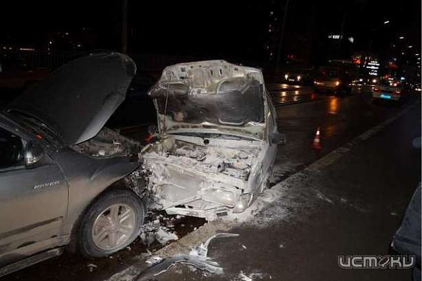 ДТП на Красном мосту: "ВАЗ" врезался в "Great Wall"