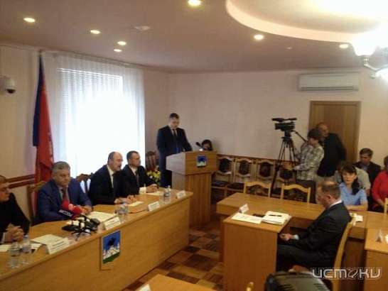 Депутаты городского совета распределили роли