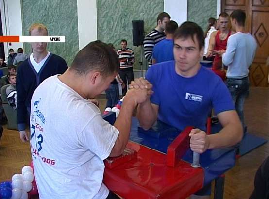 В Подмосковье завершился турнир по армреслингу...