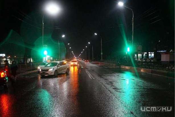 Ночью в Орле автомобиль сбил пешехода