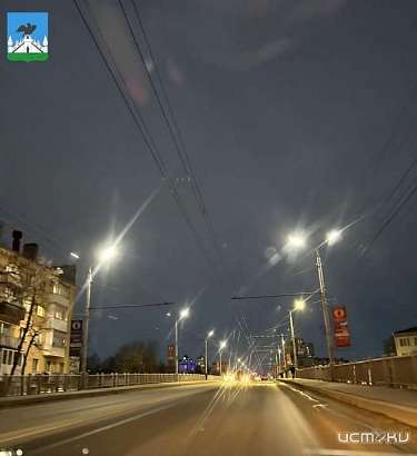 В Орле на Октябрьском мосту устанавливают новое мощное освещение