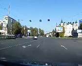 В Орле момент фатального столкновения мотоциклиста с «Рено» попал на видео