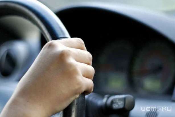 В Орле 20-летние парни угнали иномарку у коллеги