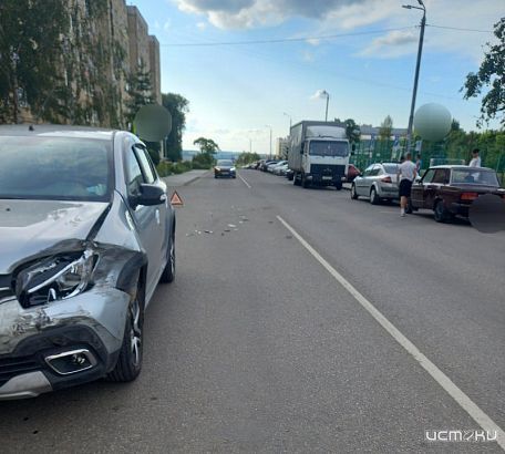 Улица Орловских партизан стала местом притяжения аварий