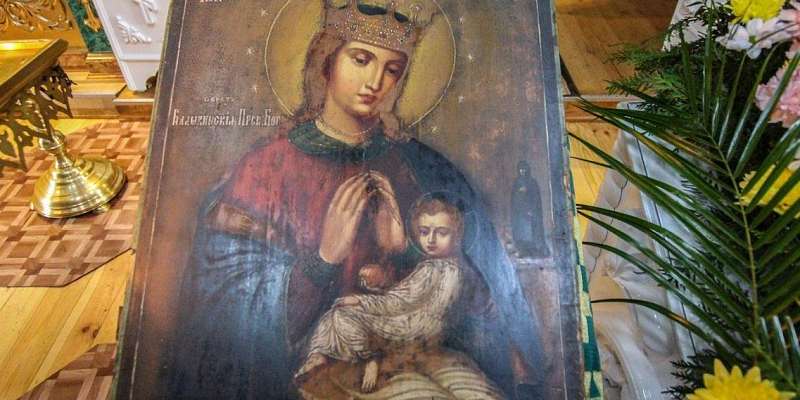 В орловский храм передали старинную икону Божией Матери
